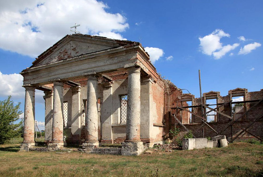 Відбудова Хрестовоздвиженської церкви
